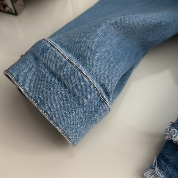 😎 Susan Graver Stretch Denim Jacket with Contrast Trim😎 - Picture 4 of 6